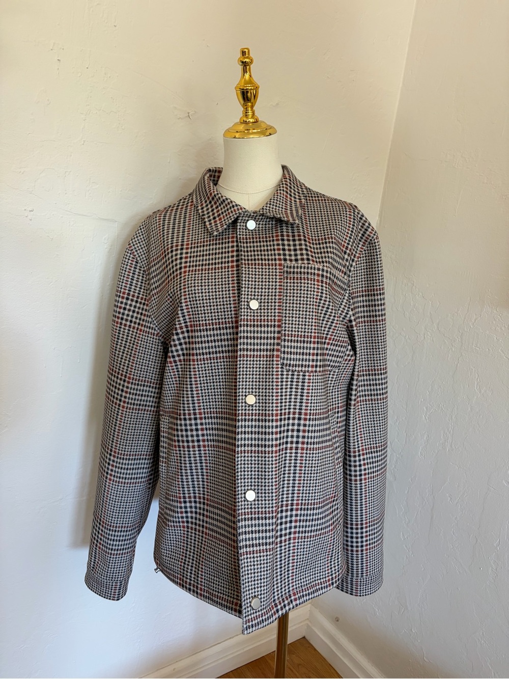 Zara Men's Houndstooth Shirt Jacket in Black, Gray and Red